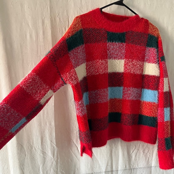 RD Style Red Checkered Women's Sweater - Picture 2 of 3